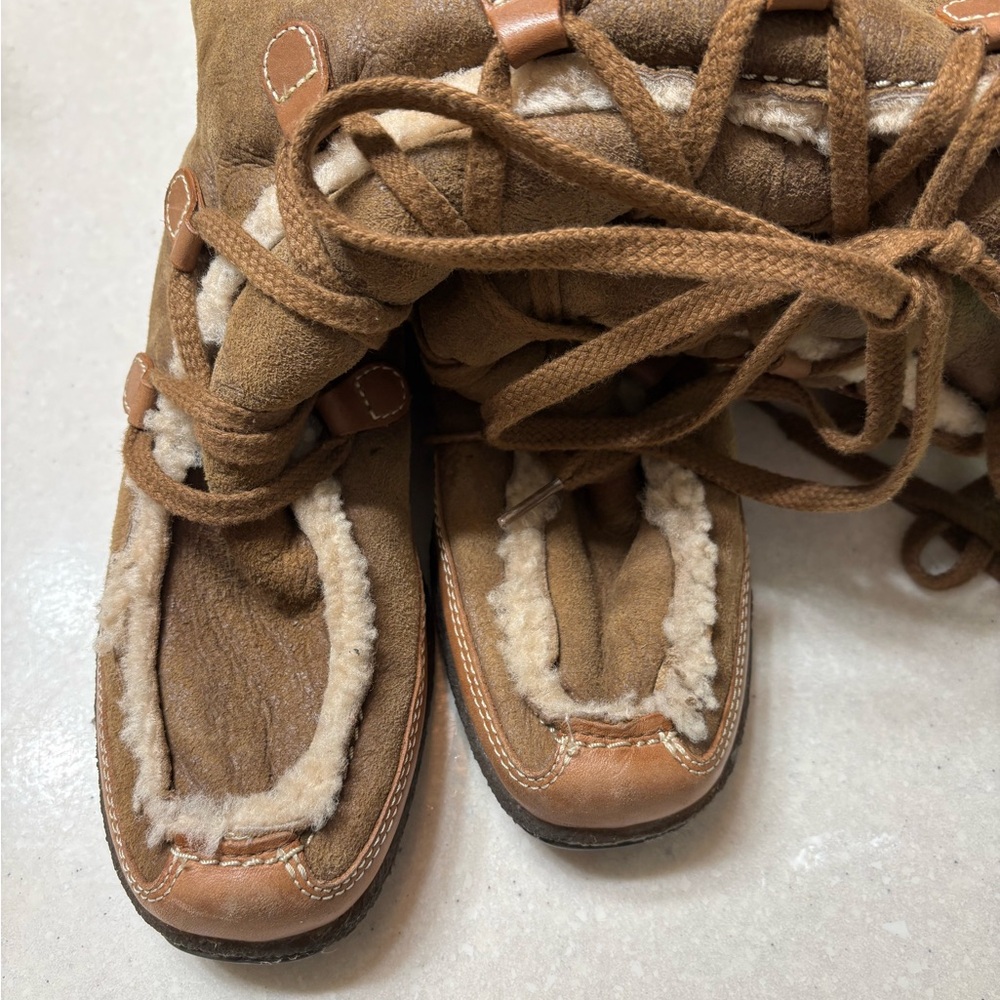 UGG Chestnut Suede Boots with Shearling - Picture 3 of 4